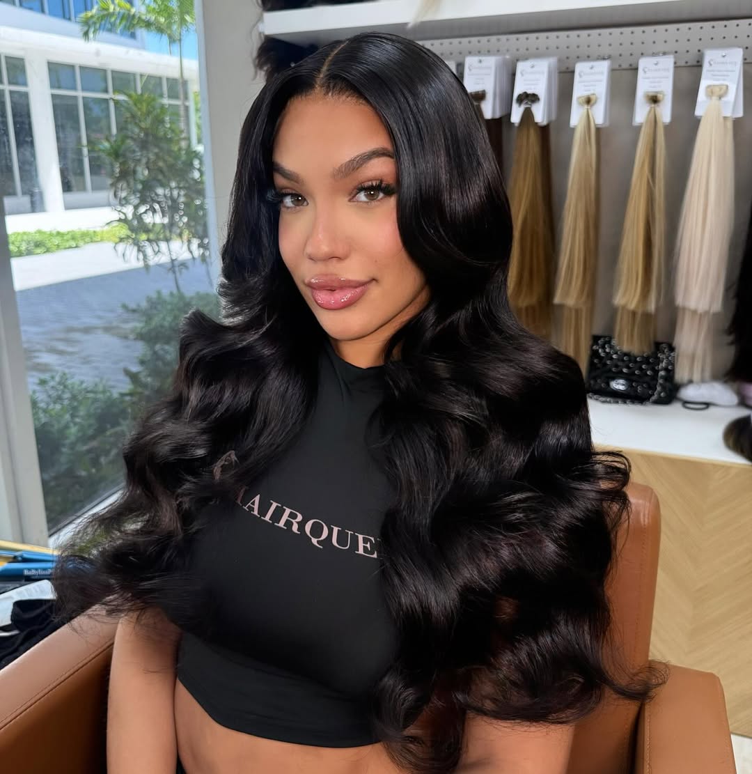 Affordable wig, long black loose waves with center part and full volume