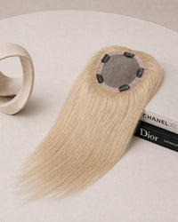 5.5"x 6" silk base Topper, shade 1001 — close-up of the hair